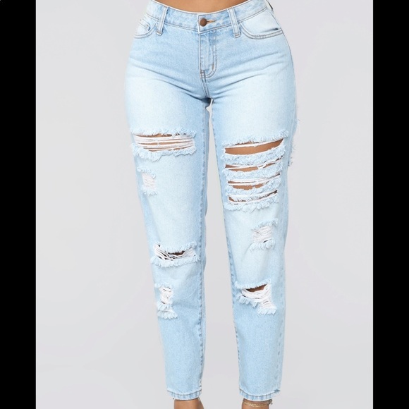 π¦ NWOT Fashion Nova Distressed Lightwash Jeans - Picture 5 of 6